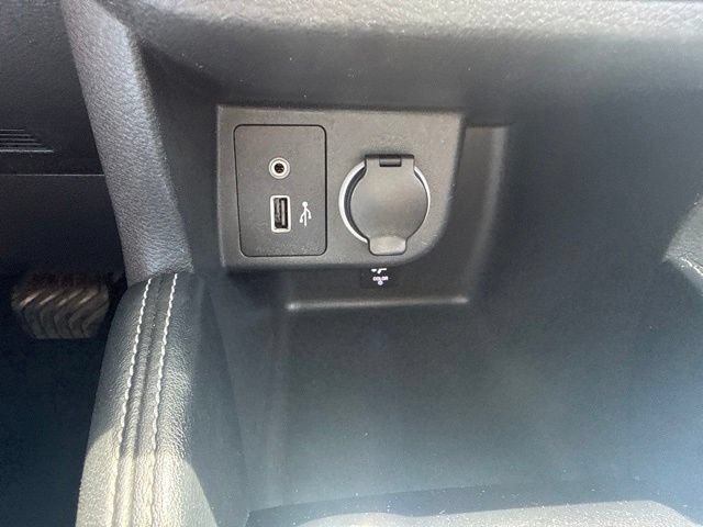 Used 2020 Nissan Kicks SR w/ SR Premium Package FWD image 22