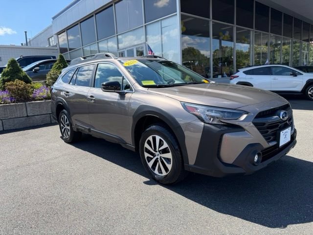 Used 2024 Subaru Outback Premium AWD/4WD image 1