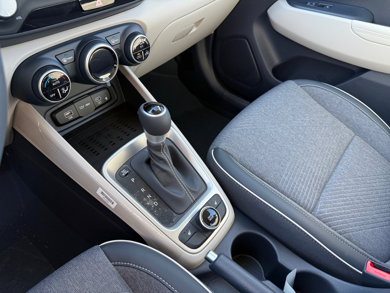 New 2026 Hyundai Venue SEL FWD image 13