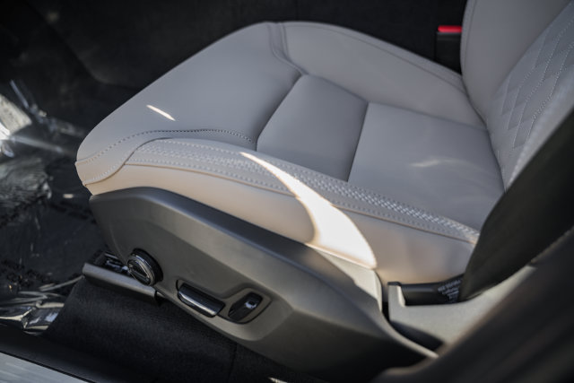 New 2027 Volvo XC60 B5 Plus AWD/4WD image 36