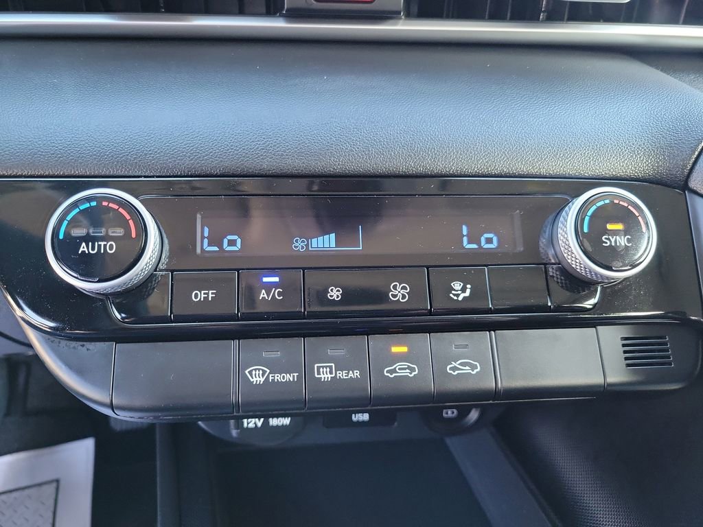 Certified 2023 Hyundai Elantra SEL image 31