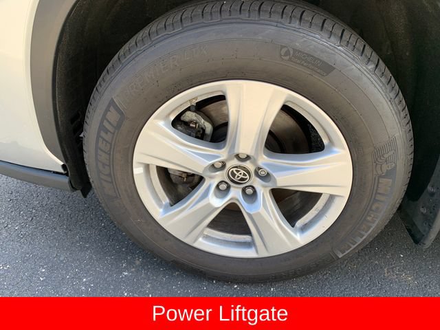 Used 2025 Toyota Highlander LE AWD/4WD image 10