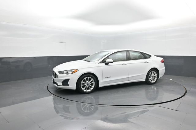 Certified 2019 Ford Fusion SE image 4