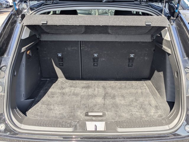 Used 2025 Chevrolet Trax LT w/ LT Convenience Package image 27