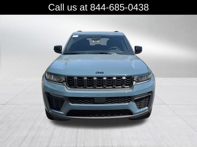 New 2026 Jeep Grand Cherokee Limited w/ Limited Altitude Package RWD image 2
