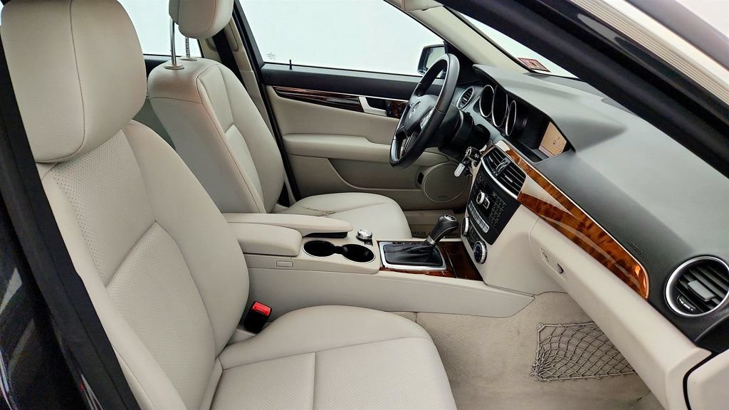 Used 2013 Mercedes-Benz C 300 4MATIC Sedan image 24