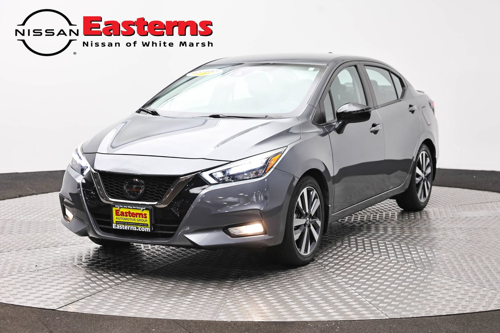 Used 2021 Nissan Versa SR FWD image 1