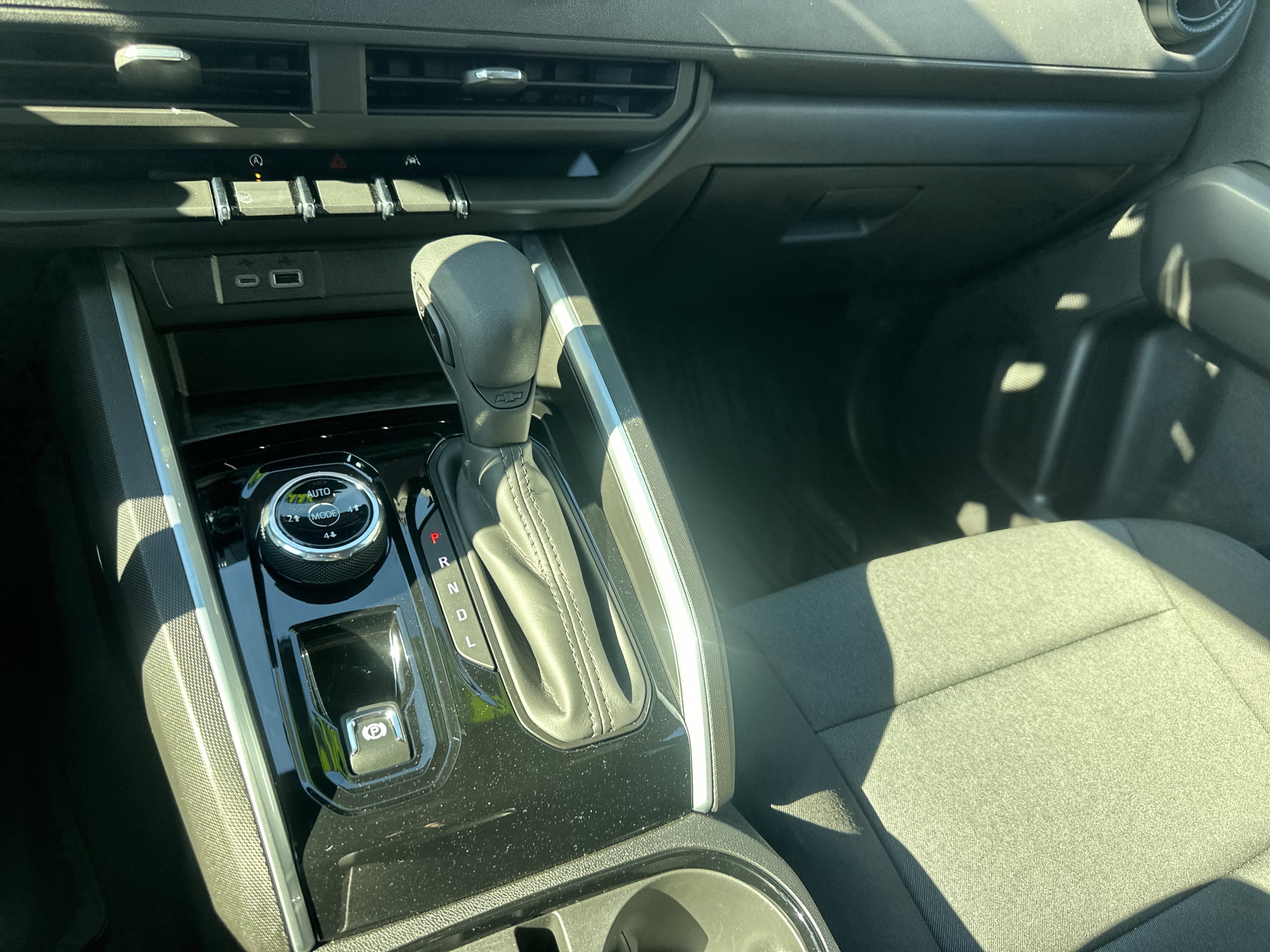 Used 2025 Chevrolet Colorado Trail Boss image 19