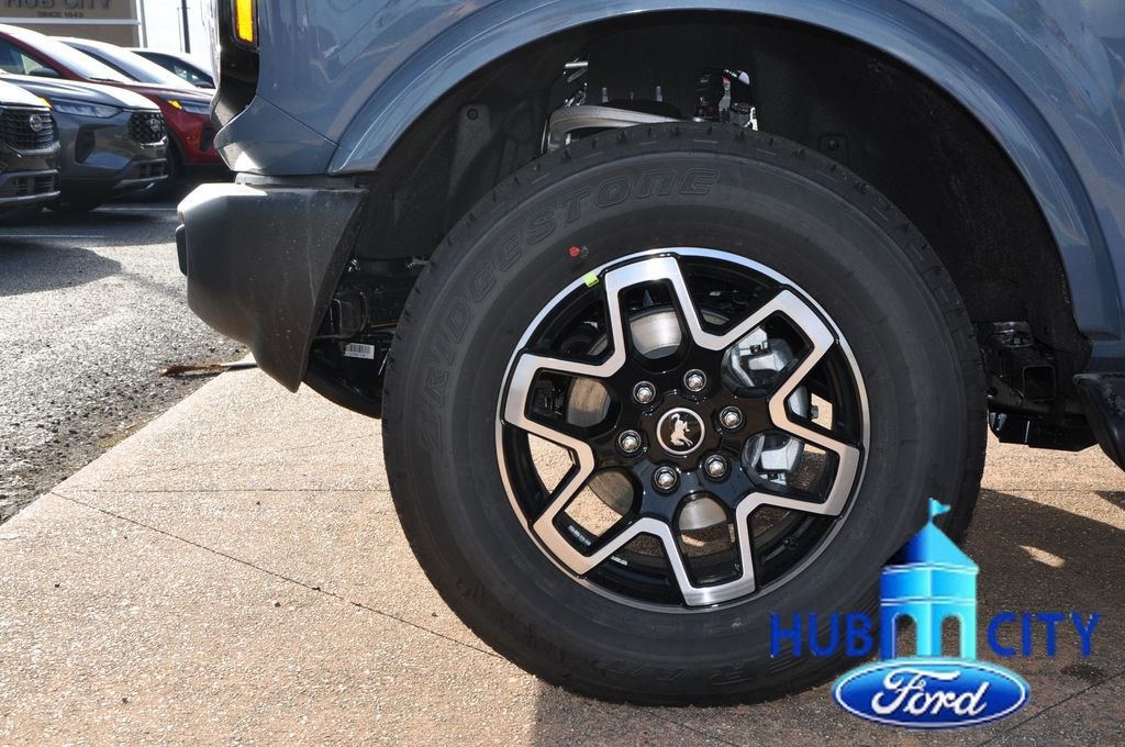 New 2025 Ford Bronco Outer Banks image 9