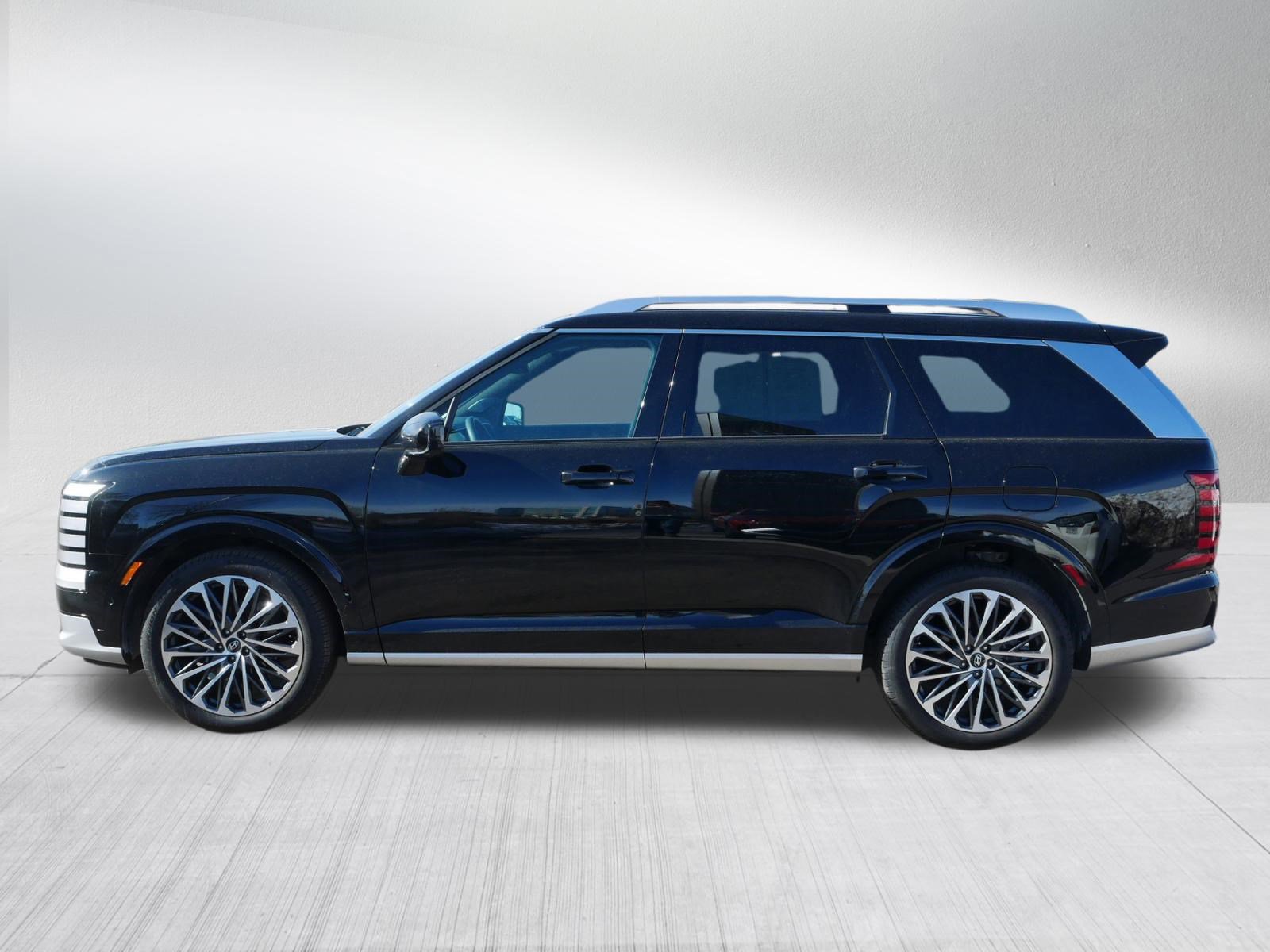 Used 2026 Hyundai Palisade Calligraphy image 4
