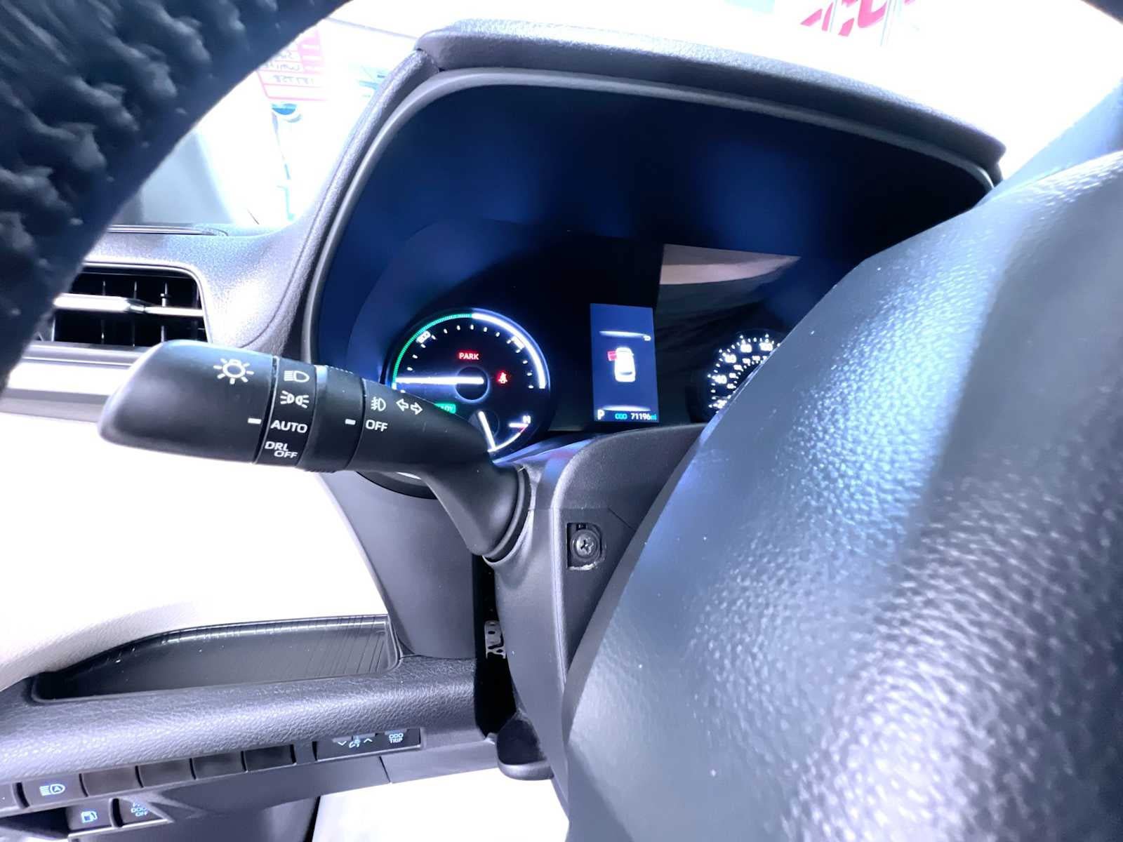 Used 2024 Toyota Sienna XLE FWD image 18
