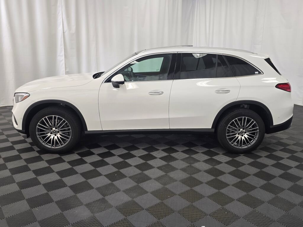 New 2026 Mercedes-Benz GLC 300 4MATIC image 3