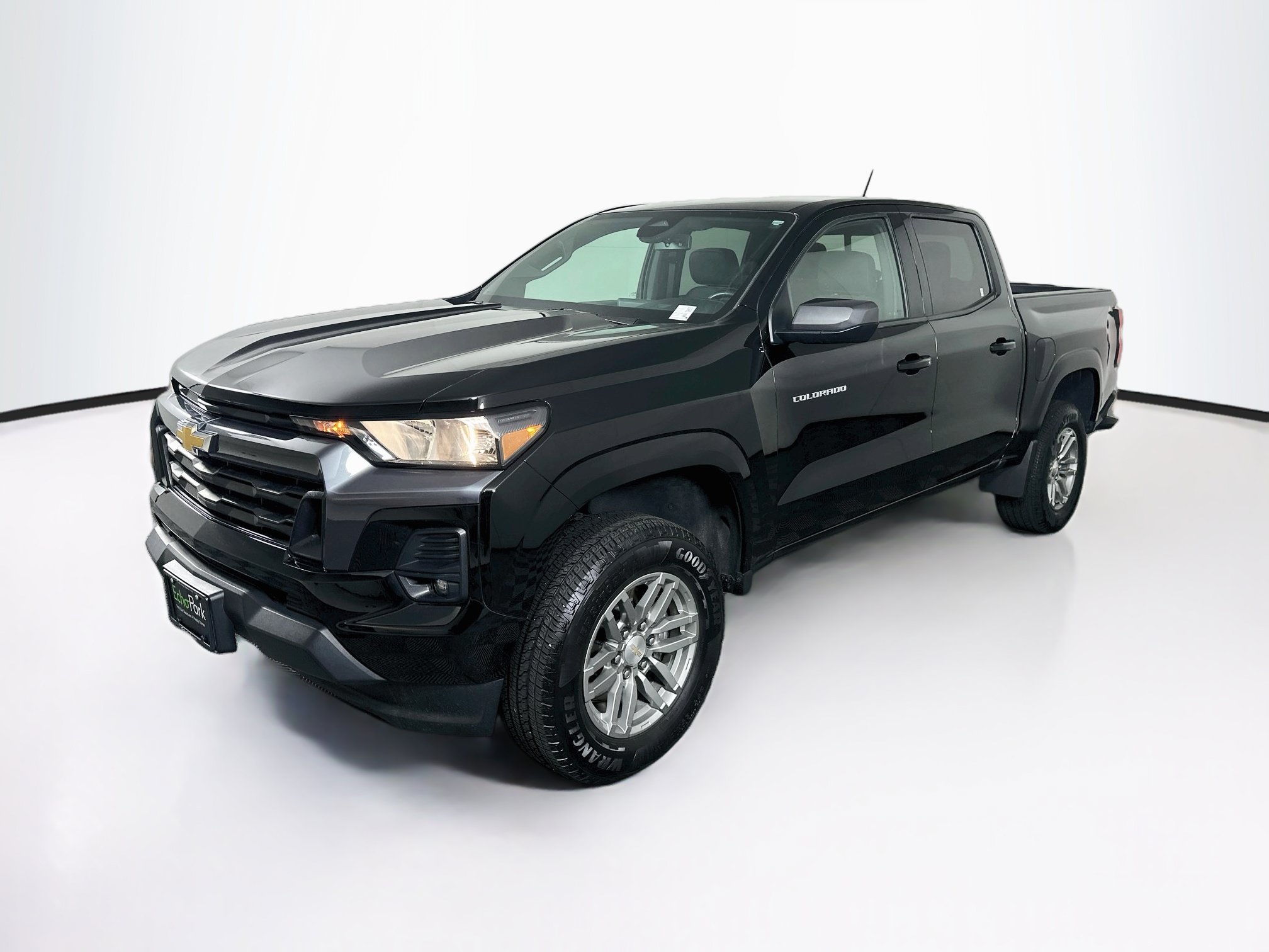 Used 2024 Chevrolet Colorado LT w/ LT Convenience Package II RWD image 3