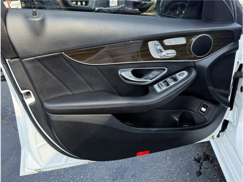 Used 2020 Mercedes-Benz C 300 Sedan image 15