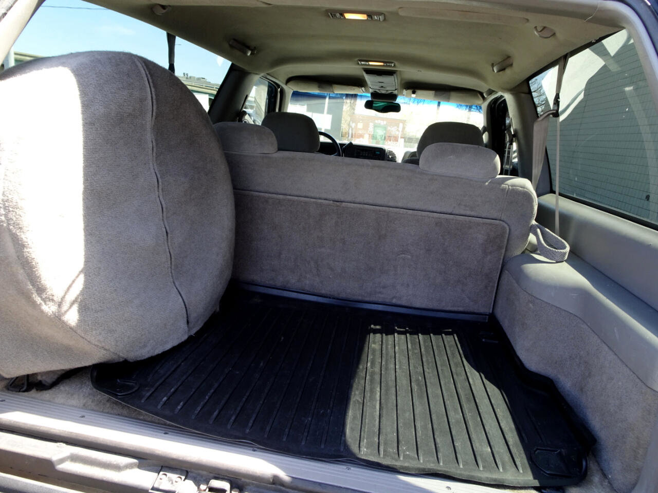 Used 1999 Chevrolet Tahoe 4WD 2-Door w/ Preferred Equipment Group image 8