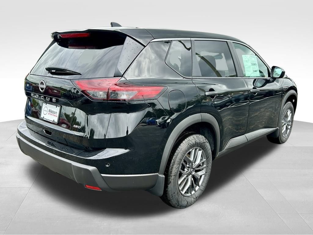 Used 2025 Nissan Rogue S AWD/4WD image 7