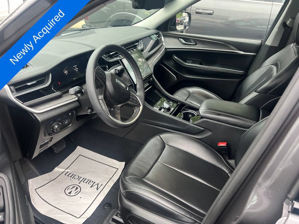Used 2023 Jeep Grand Cherokee 4WD 4xe w/ Luxury Tech Group II image 3