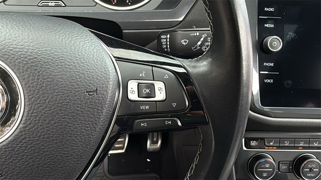 Used 2021 Volkswagen Tiguan SE R-Line image 32