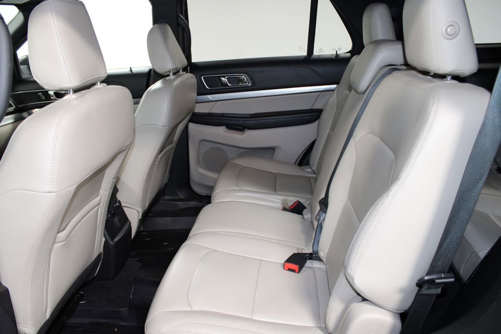 Used 2019 Ford Explorer XLT w/ Equipment Group 202A image 25