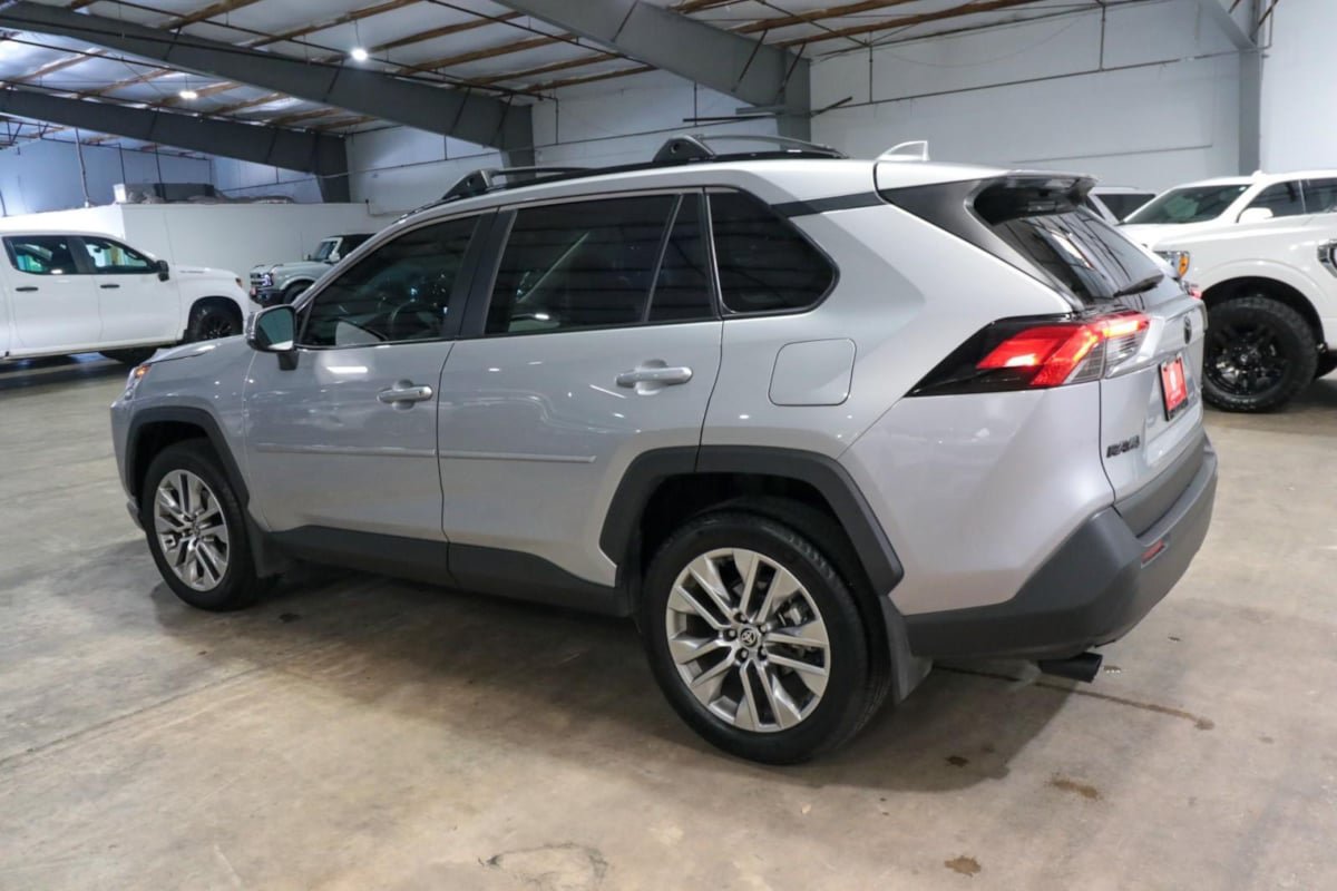 Used 2025 Toyota RAV4 XLE Premium FWD image 6