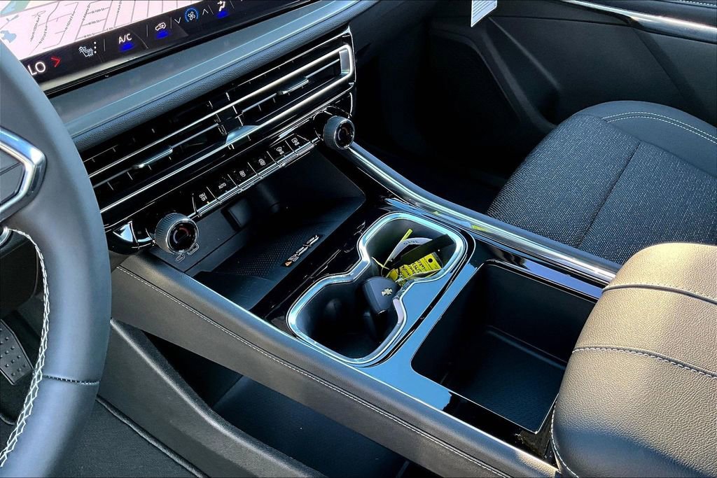 New 2026 Chevrolet Traverse LT image 8