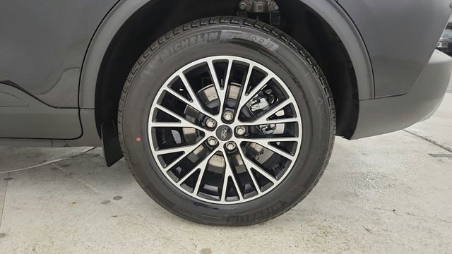 New 2026 Ford Escape SE w/ Class II Trailer Tow Package image 25