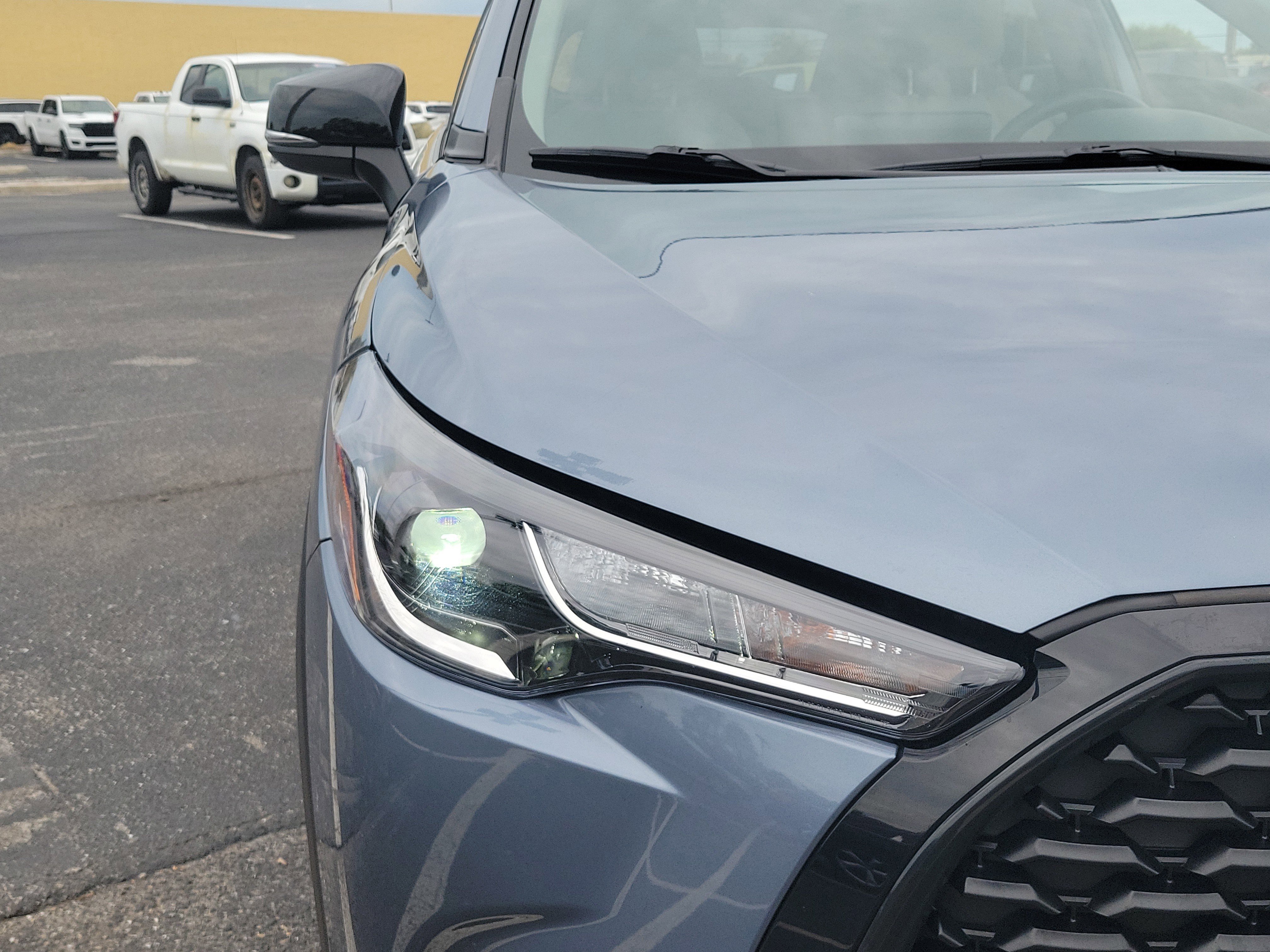 Used 2025 Toyota Corolla Cross LE FWD image 7