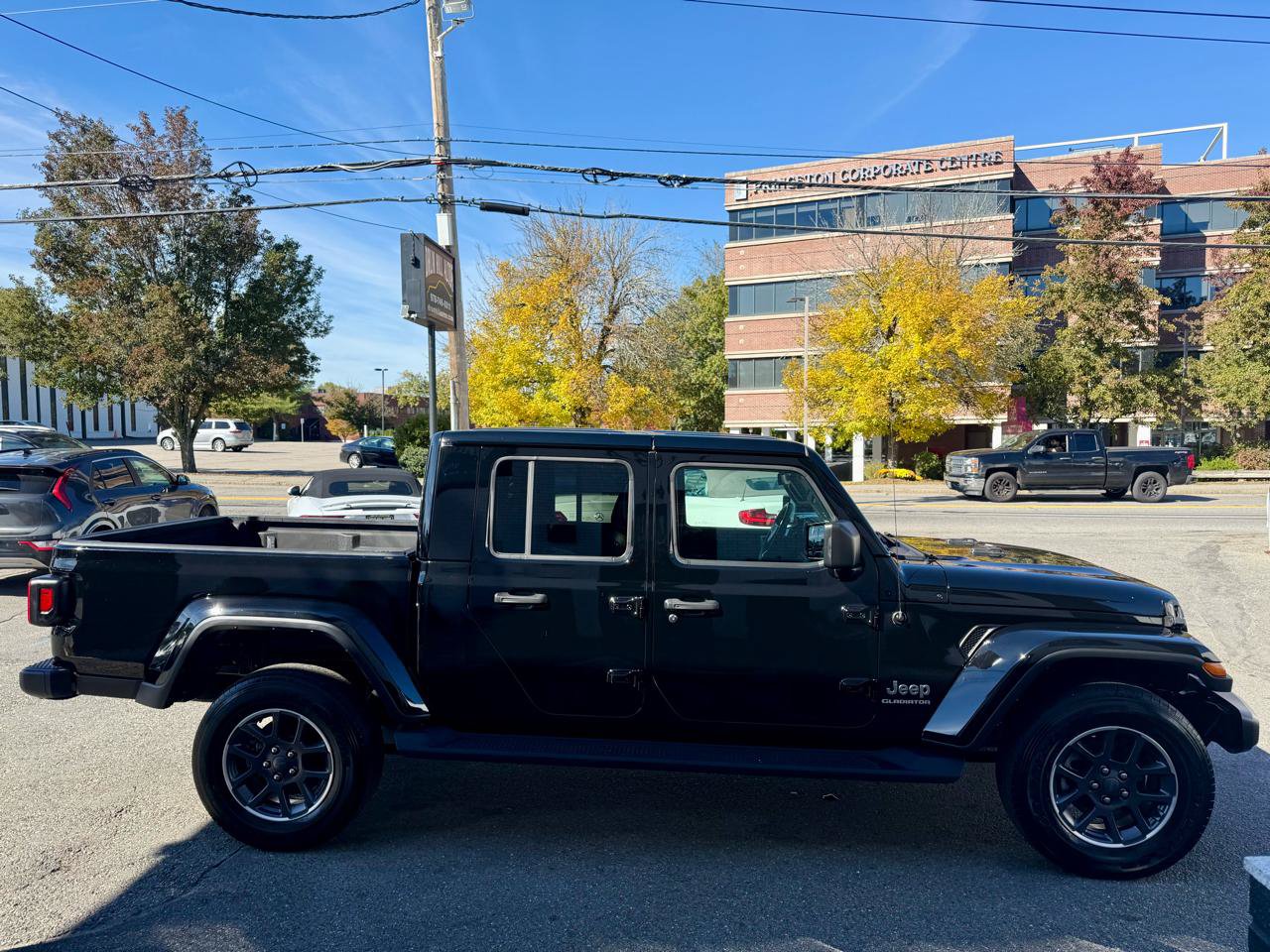 Used 2022 Jeep Gladiator Overland w/ Popular Equipment Package AWD/4WD image 6