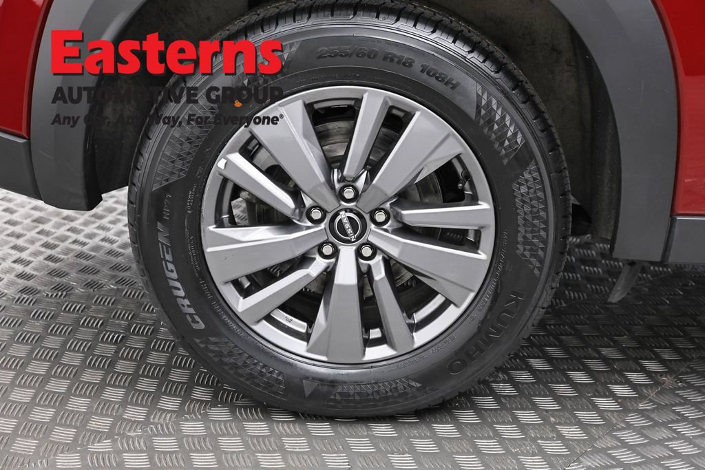 Used 2025 Nissan Pathfinder SV FWD image 30