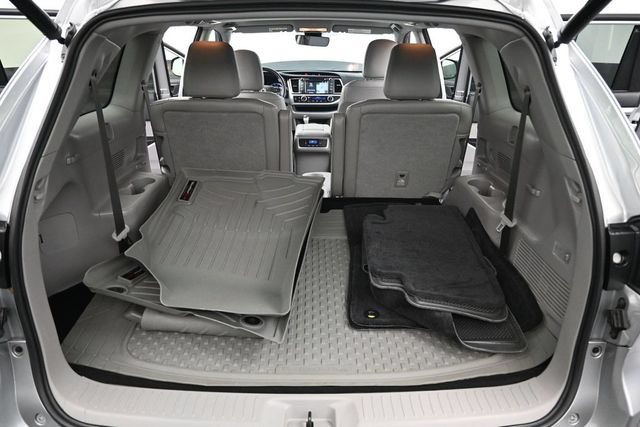 Used 2018 Toyota Highlander XLE FWD image 17