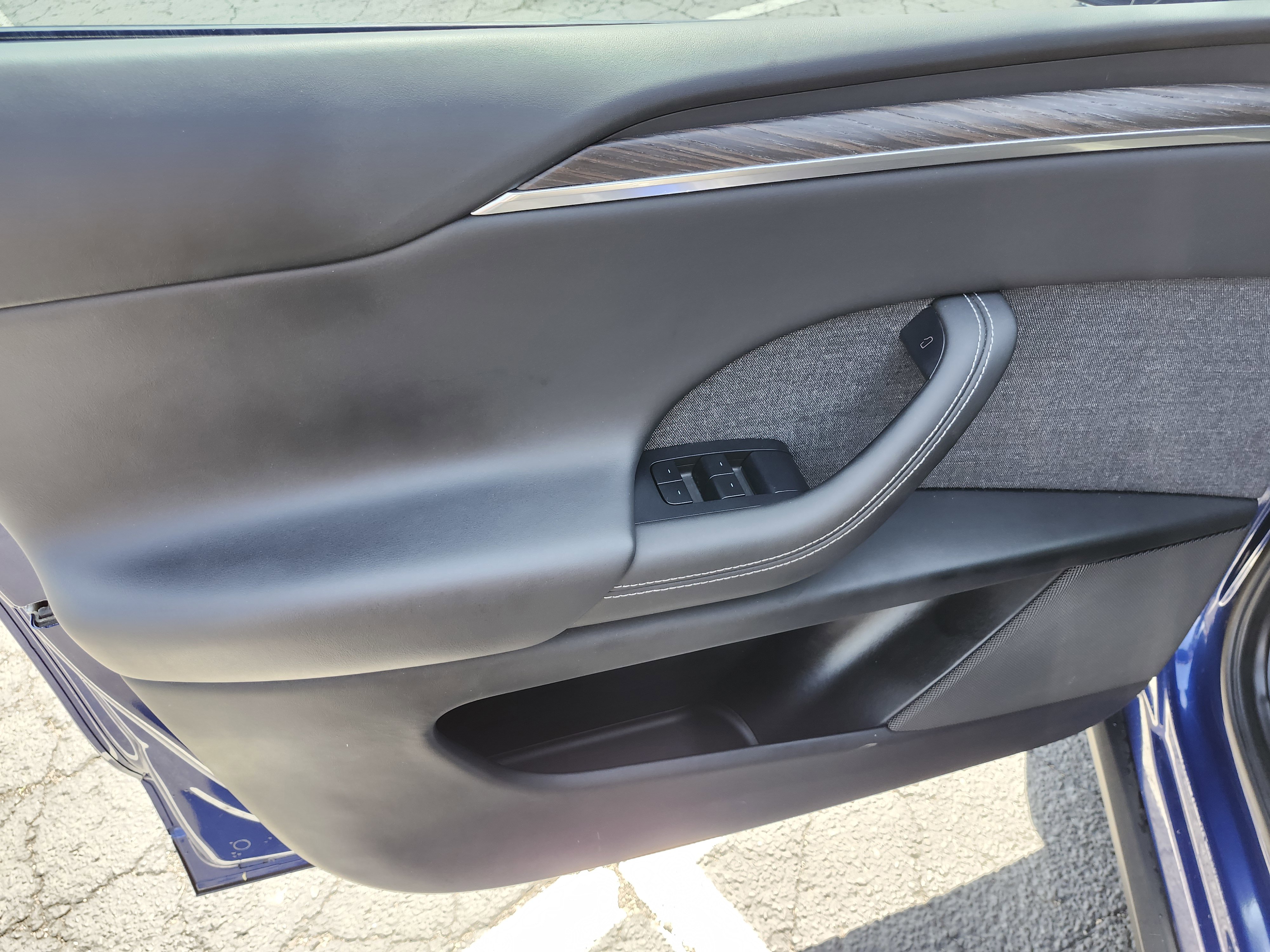 Used 2023 Tesla Model X image 27