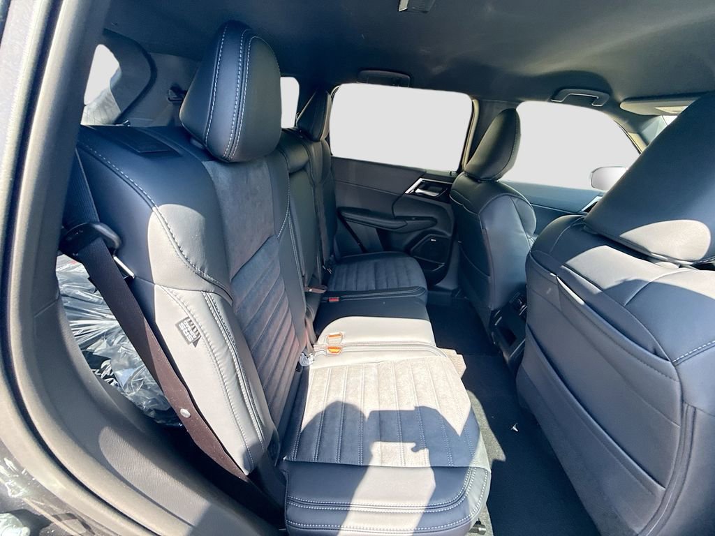 New 2026 Mitsubishi Outlander LE FWD image 26