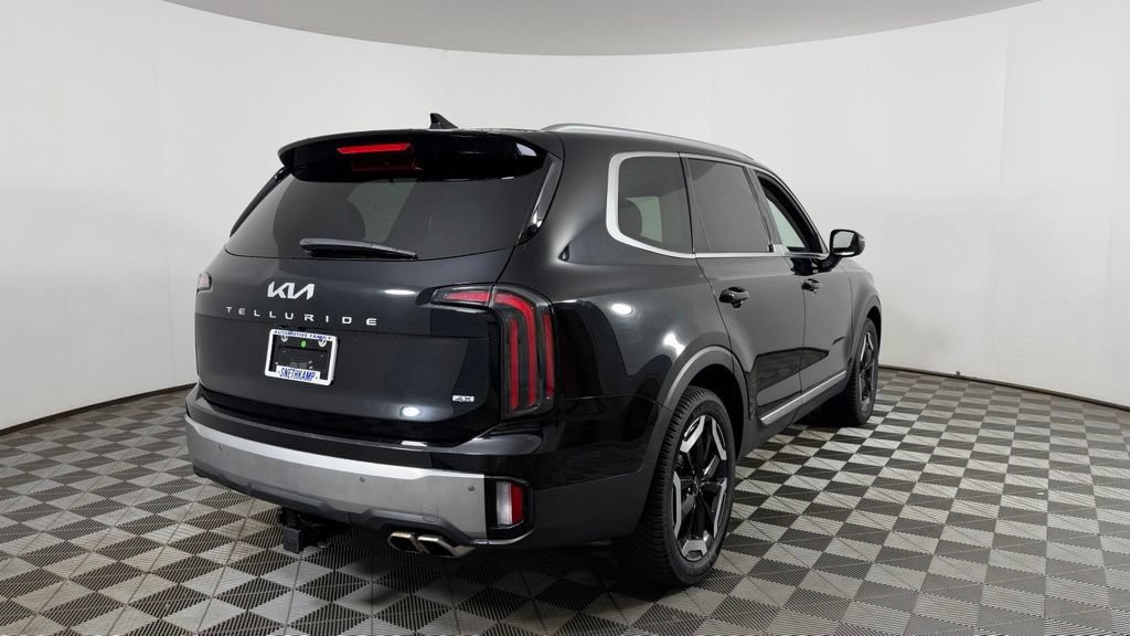 Used 2023 Kia Telluride EX w/ EX Captain's Chair Package AWD/4WD image 9