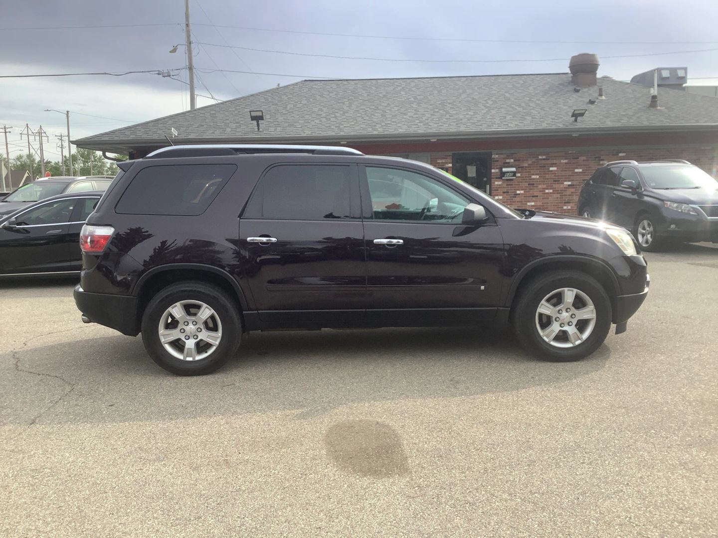 Used 2009 GMC Acadia SLE w/ Preferred Package FWD image 11