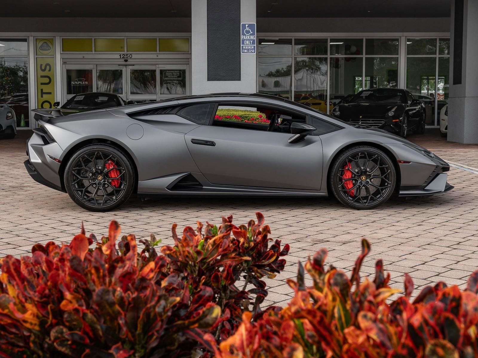 Used 2024 Lamborghini Huracan Tecnica image 33