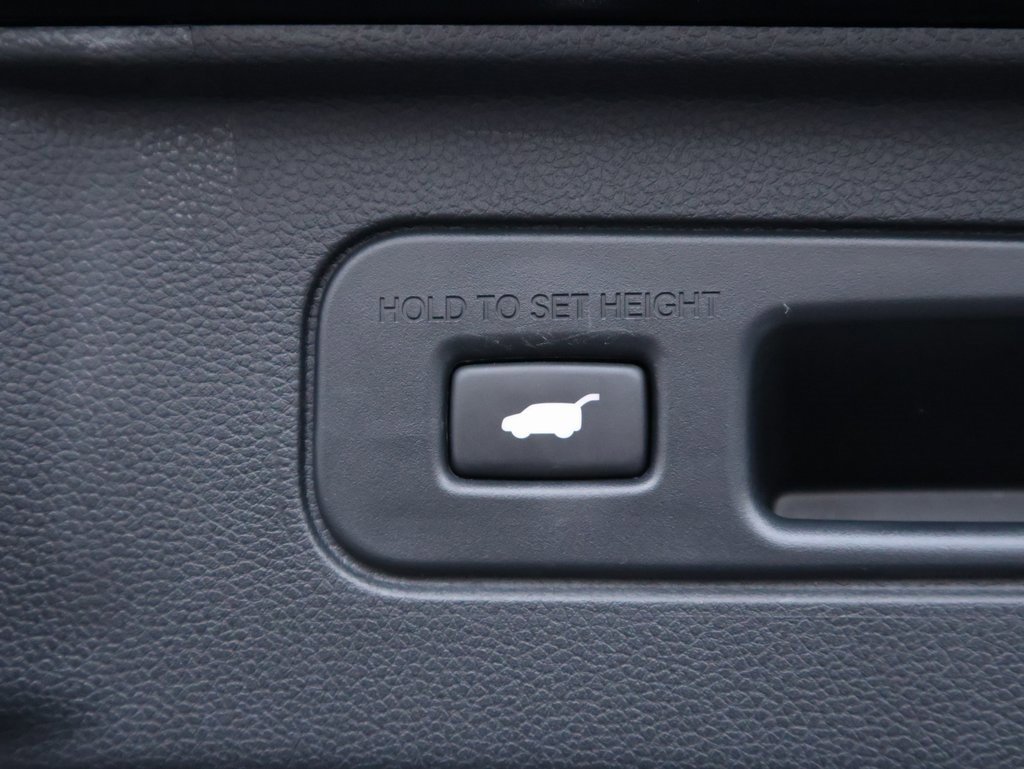 Certified 2023 Honda Pilot Black Edition image 16