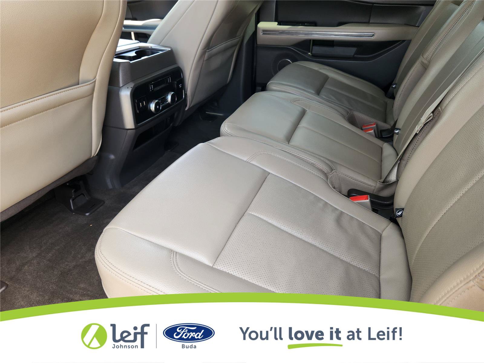 Used 2020 Ford Expedition XLT w/ Equipment Group 202A RWD image 20
