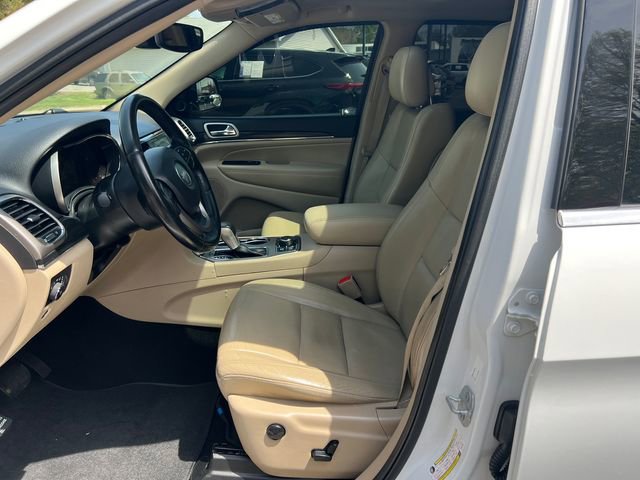 Used 2019 Jeep Grand Cherokee Limited AWD/4WD image 4