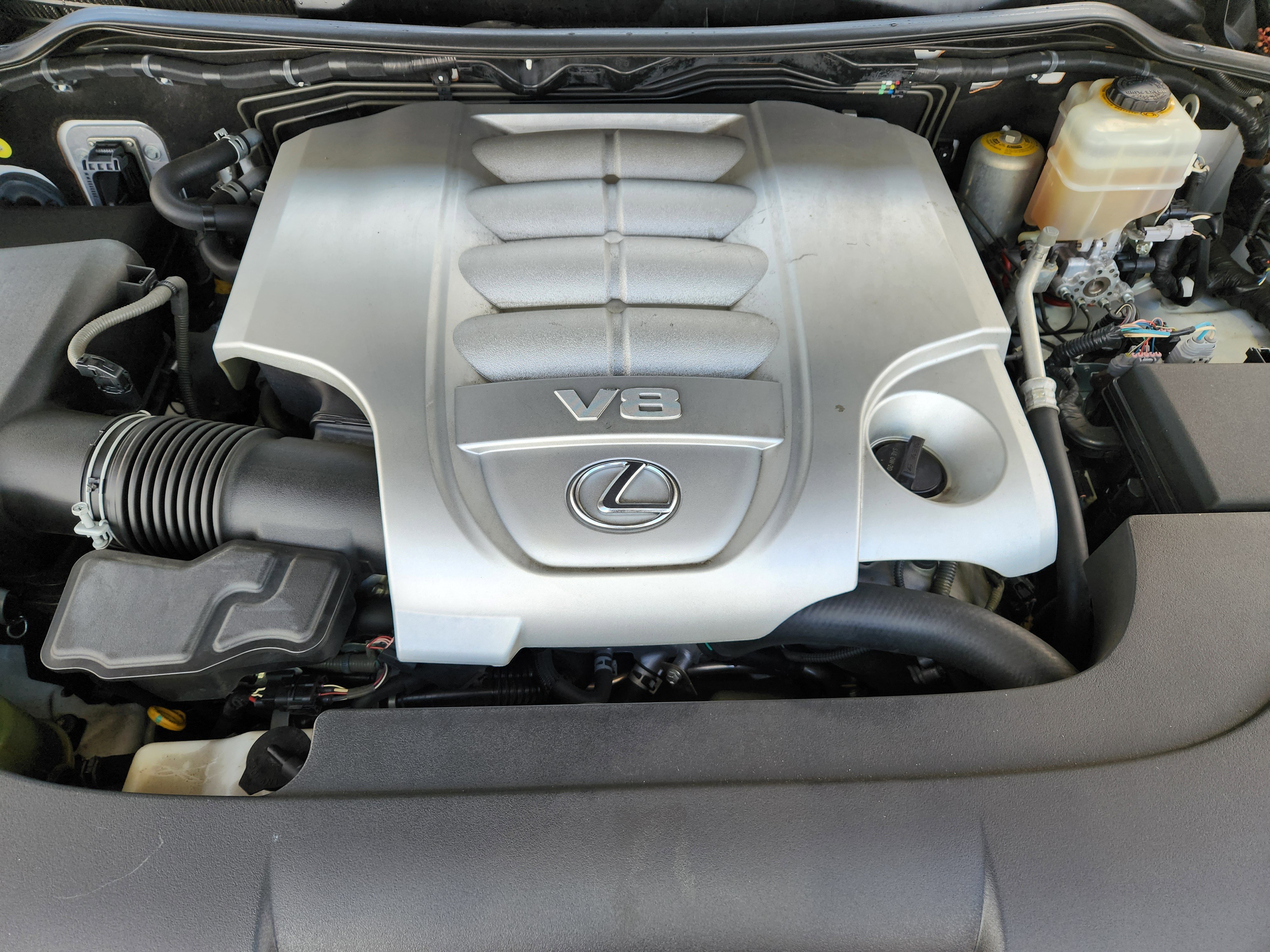 Used 2016 Lexus LX 570 4WD image 40