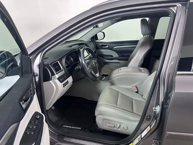 Used 2018 Toyota Highlander Limited AWD/4WD image 22