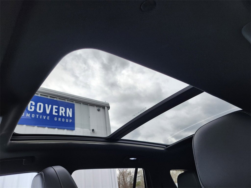 Used 2025 Chevrolet Equinox LT w/ Convenience Package II image 18