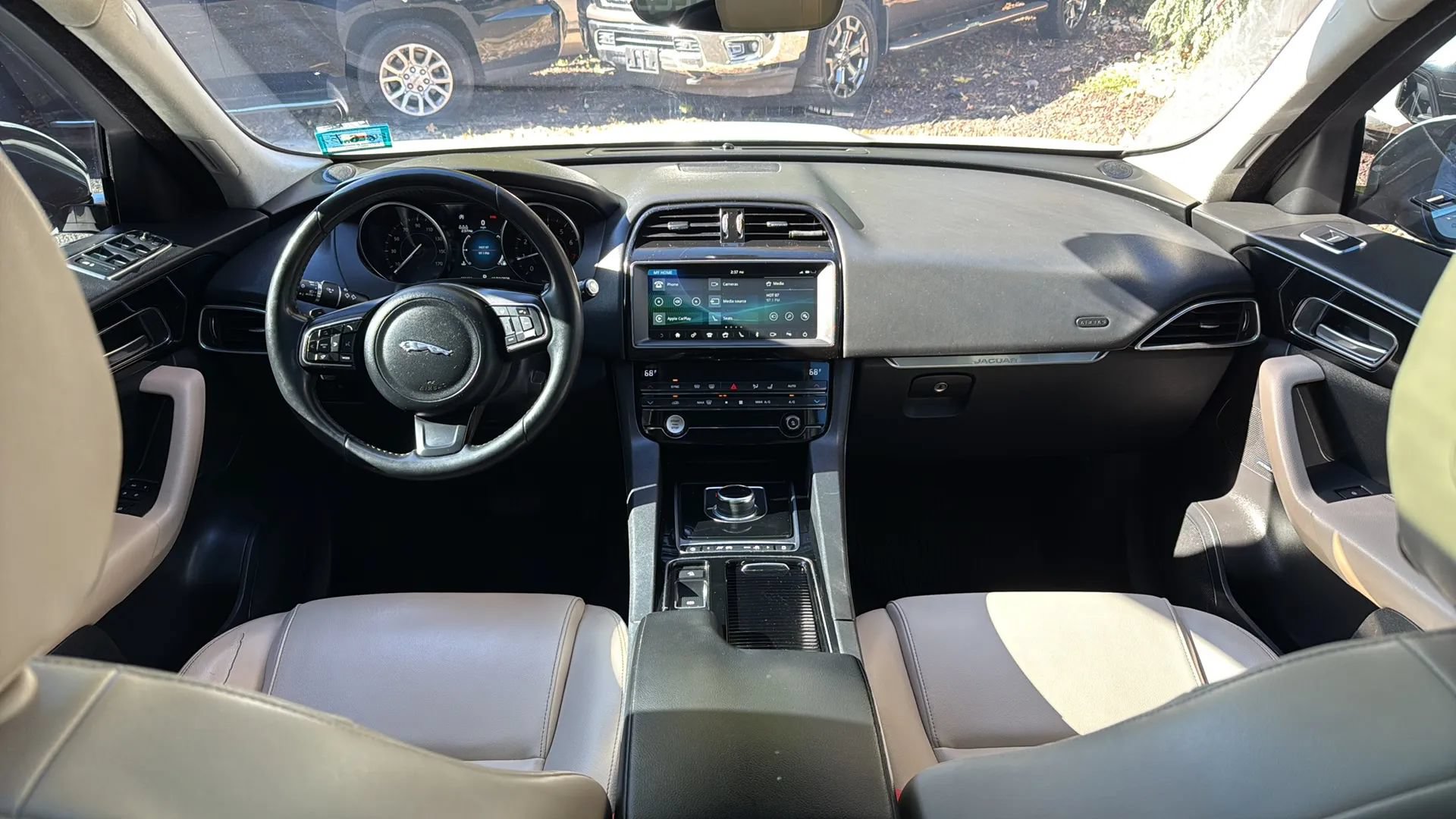 Used 2020 Jaguar F-PACE Premium AWD/4WD image 34
