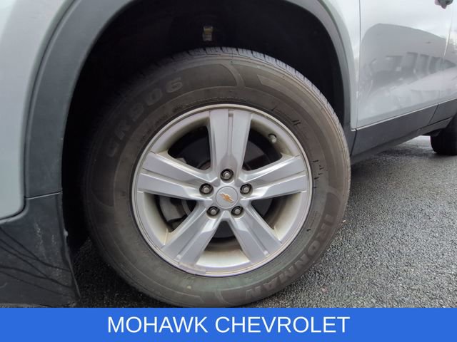 Used 2020 Chevrolet Trax LT w/ LT Convenience Package image 8