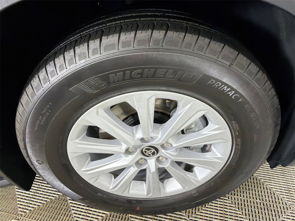 Used 2026 Toyota Grand Highlander XLE image 12