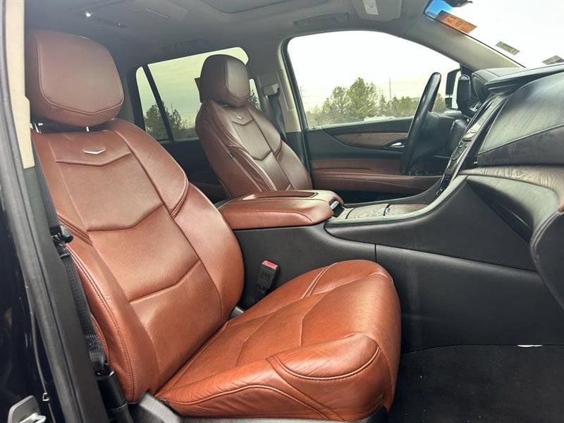 Used 2019 Cadillac Escalade Premium Luxury AWD/4WD image 9