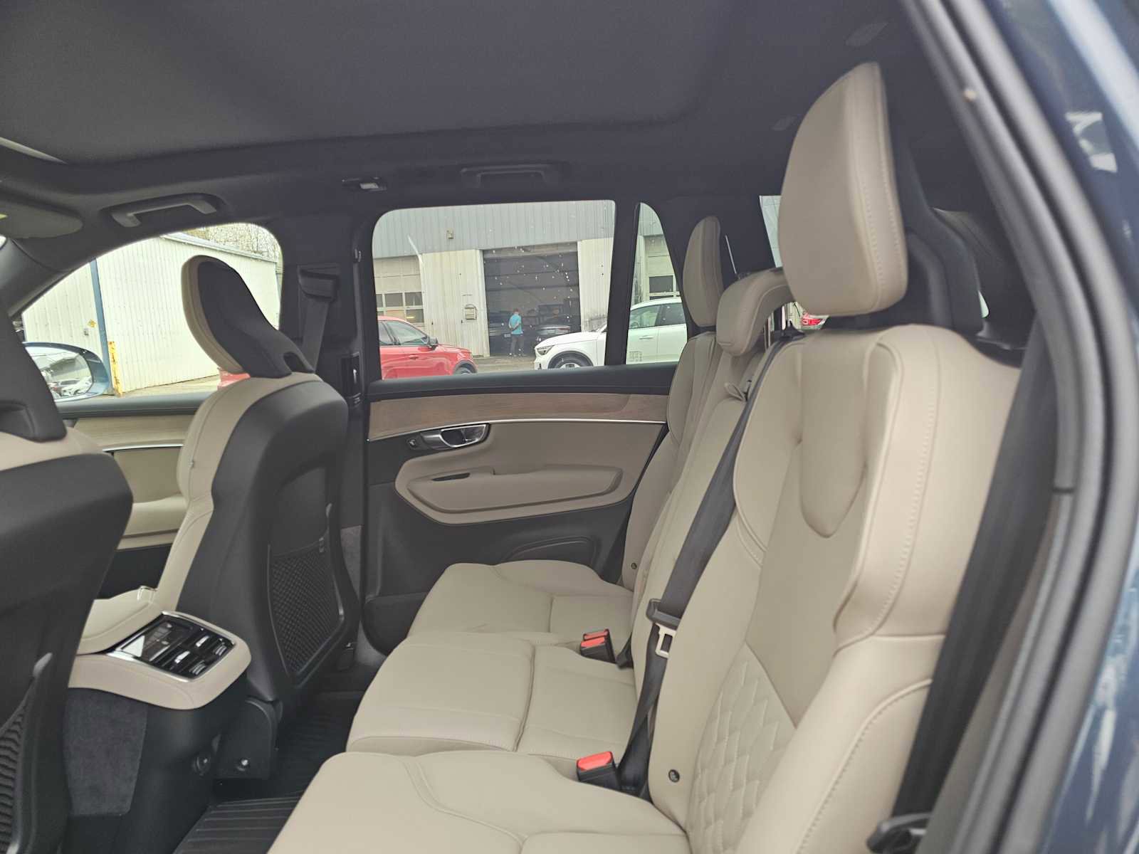 New 2026 Volvo XC90 B5 Plus w/ Protection Package AWD/4WD image 17