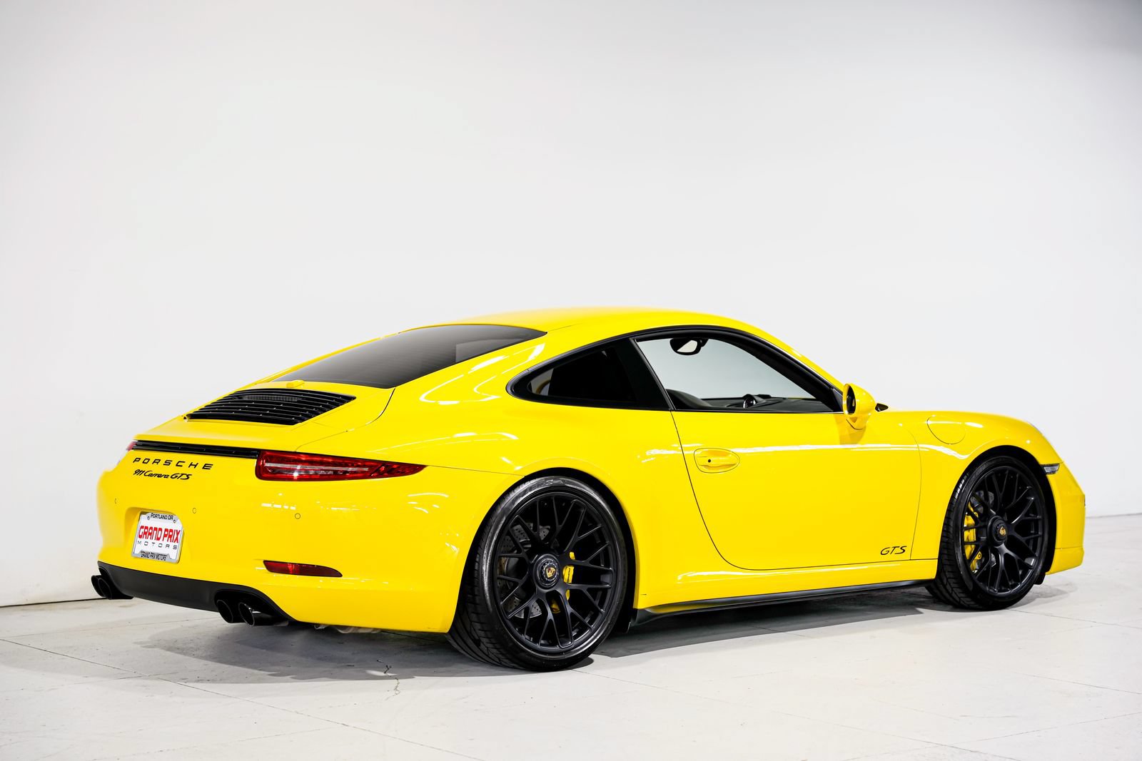 Used 2015 Porsche 911 Carrera GTS RWD image 3