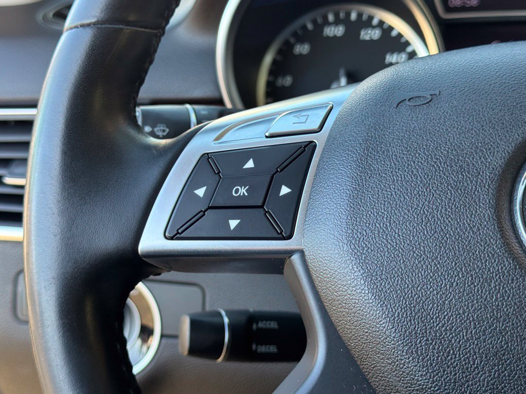 Used 2012 Mercedes-Benz ML 550 4MATIC image 30