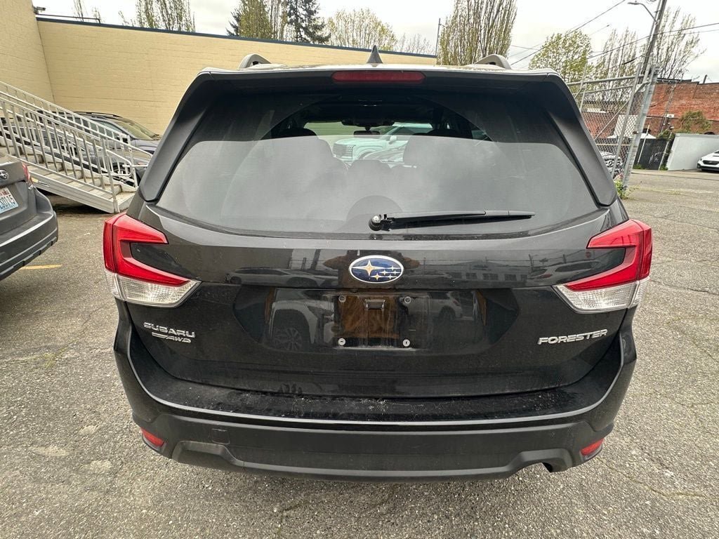 Used 2023 Subaru Forester Premium AWD/4WD image 6