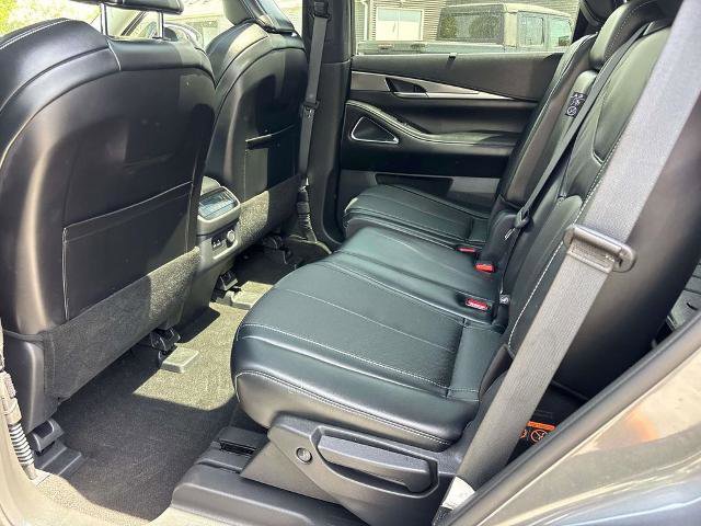 Certified 2023 INFINITI QX60 Luxe w/ Vision Package AWD/4WD image 9